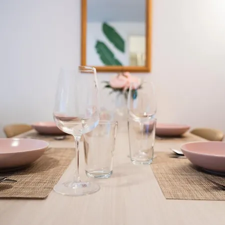 Centro Elegante Con Doppia Terrazza لينانو سابيادورو