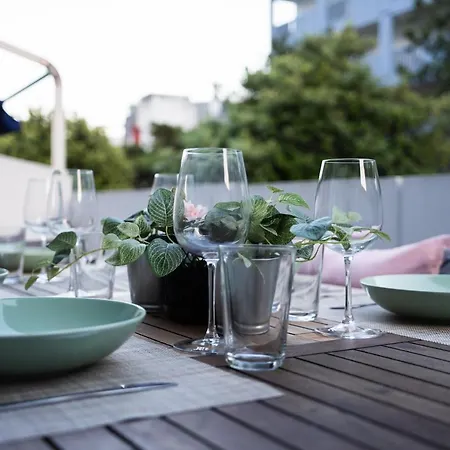 Centro Elegante Con Doppia Terrazza لينانو سابيادورو